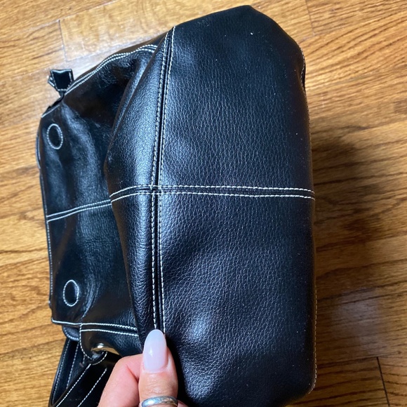 Patent Leather Shoulder Bag - Picture 3 of 5